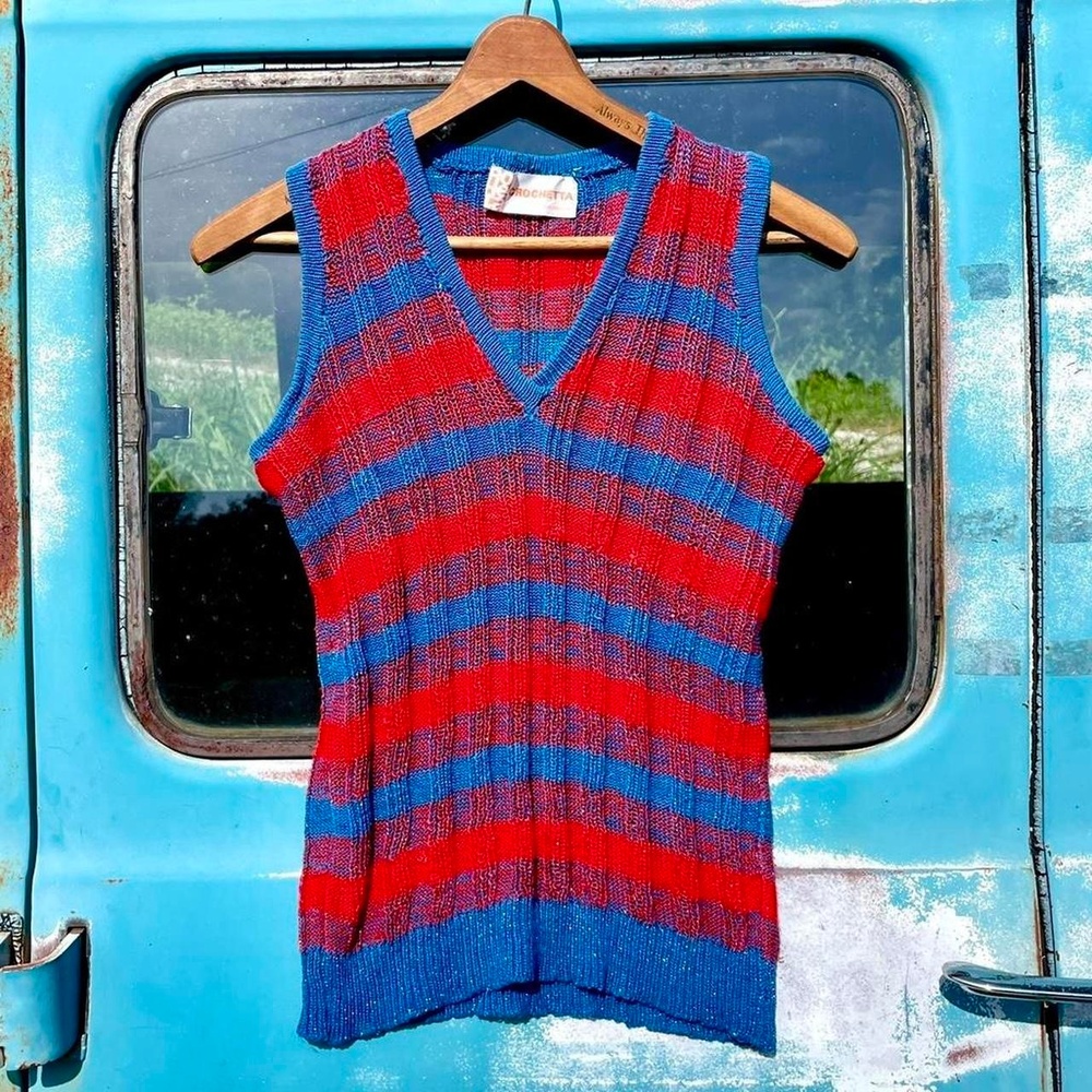 70s crochetta cotton poly blend metallic blue & red knit vest